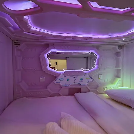 Capslock - Durma Em Uma Capsula Futurista Capsule hotel